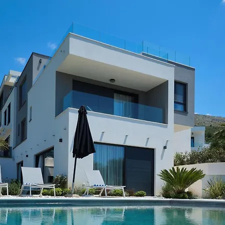 Stunning - 5 Bedrooms - Sei - Amazing Sea & City Views Вилла